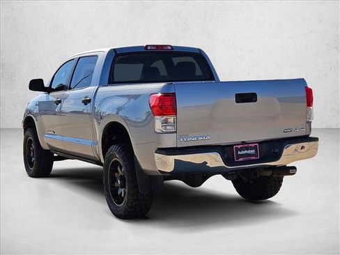 Used 2010 Toyota Tundra 4x4 CrewMax image 8