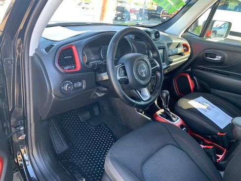Used 2019 Jeep Renegade Trailhawk AWD/4WD image 20
