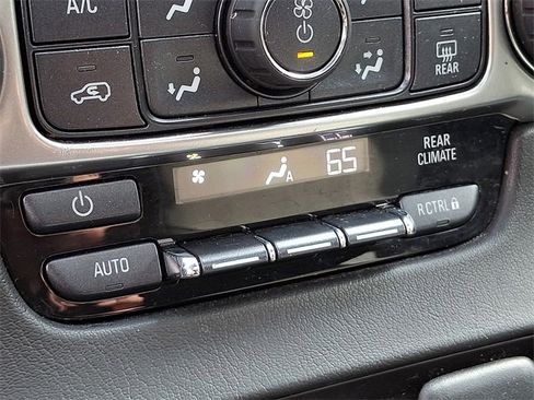 Used 2018 Chevrolet Tahoe LT image 28