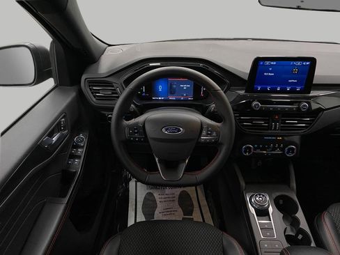 Used 2025 Ford Escape ST-Line AWD/4WD image 13