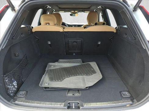 Used 2025 Volvo XC60 B5 Ultra w/ Protection Package Premier AWD/4WD image 6