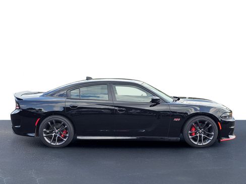 Used 2022 Dodge Charger Scat Pack RWD image 8