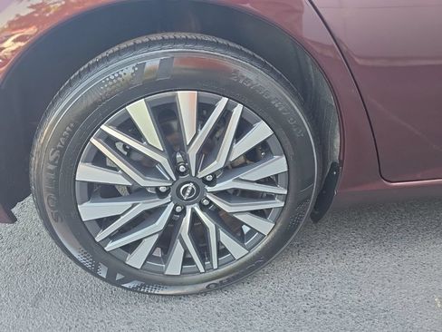 Used 2025 Nissan Altima 2.5 SV FWD image 5