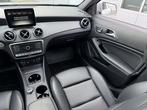 Used 2018 Mercedes-Benz GLA 250 4MATIC image 23