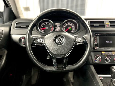 Used 2015 Volkswagen Jetta SE image 28