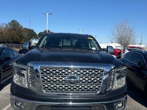 Used 2017 Nissan Titan SL image 2
