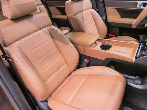 Certified 2024 Hyundai Santa Fe Limited image 16