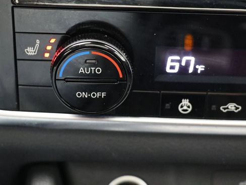 Used 2023 Nissan Rogue SV w/ SV Premium Package image 25