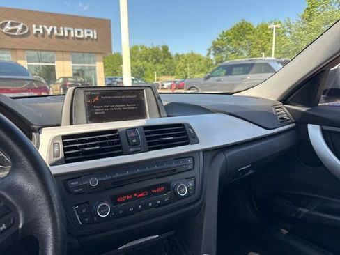 Used 2013 BMW 320i xDrive Sedan AWD/4WD image 6