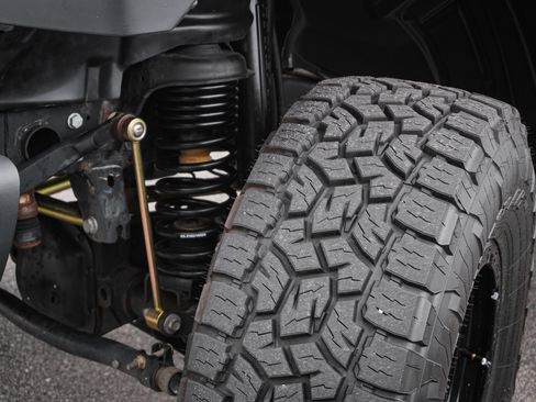 Used 2018 Jeep Wrangler Unlimited Rubicon AWD/4WD image 13