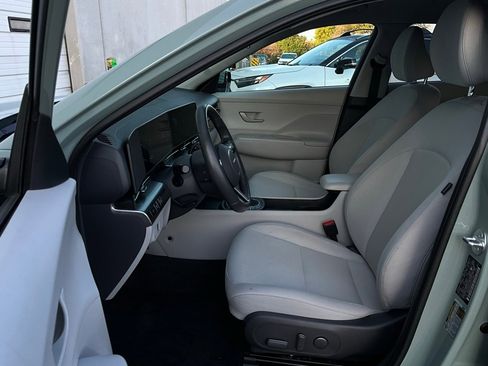 Used 2025 Hyundai Kona SEL image 10