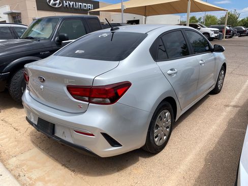 Used 2021 Kia Rio S FWD image 2