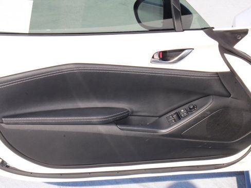 Used 2023 MAZDA MX-5 Miata Club w/ Brembo/BBS Recaro Package image 9