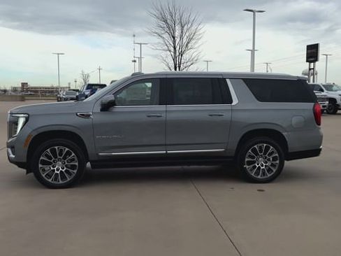 New 2026 GMC Yukon XL Denali w/ Denali Reserve Package image 5