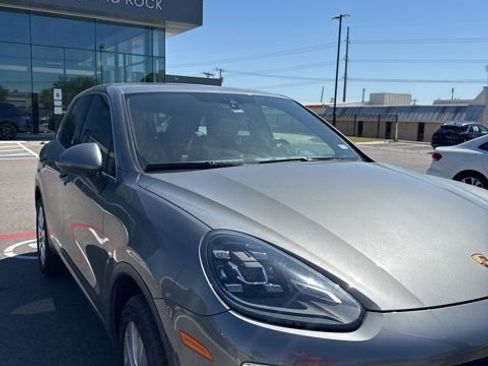 Used 2016 Porsche Cayenne image 2
