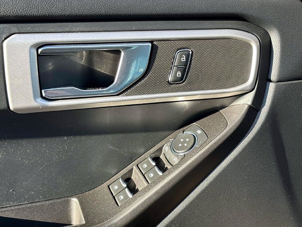 Used 2021 Ford Explorer 4WD image 17