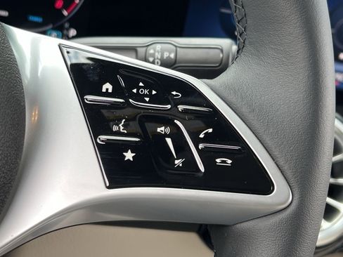 New 2026 Mercedes-Benz GLB 250 4MATIC image 37