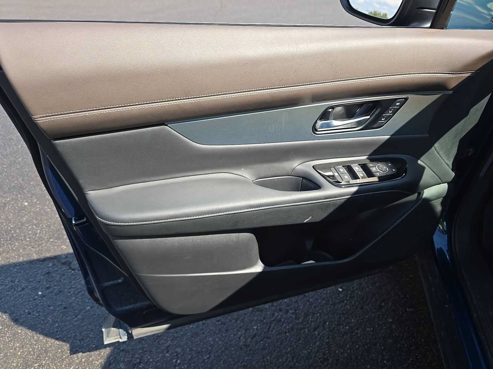 Used 2025 Nissan Murano Platinum w/ Cargo Package AWD/4WD image 16