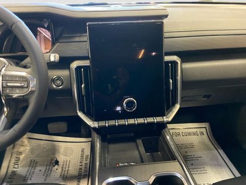 New 2025 GMC Acadia Elevation w/ Elevation Premium Package image 12