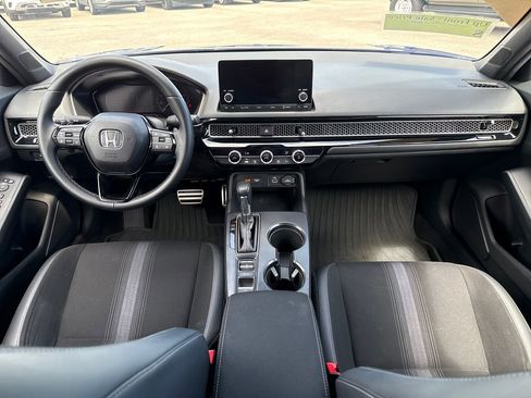 Used 2023 Honda Civic Sport image 5
