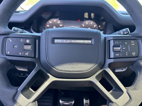 Used 2024 Land Rover Defender 110 V8 image 40