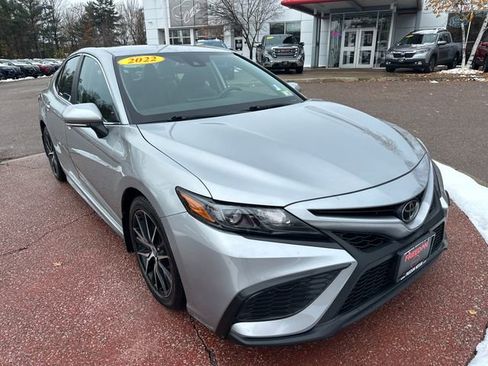Used 2022 Toyota Camry SE image 7