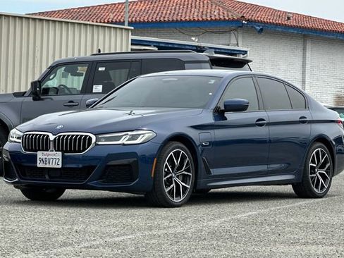 Used 2023 BMW 530e xDrive w/ Executive Package image 8