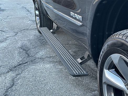 Used 2019 RAM 1500 Limited image 12