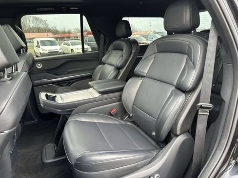 Used 2025 Lincoln Navigator Reserve w/ Jet Appearance Package AWD/4WD image 27