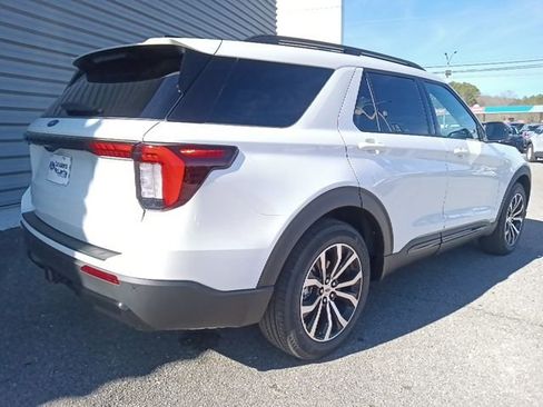 New 2026 Ford Explorer ST-Line RWD image 3