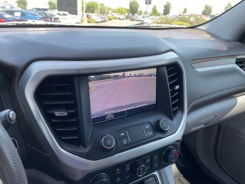 Used 2021 GMC Acadia SLE FWD image 17