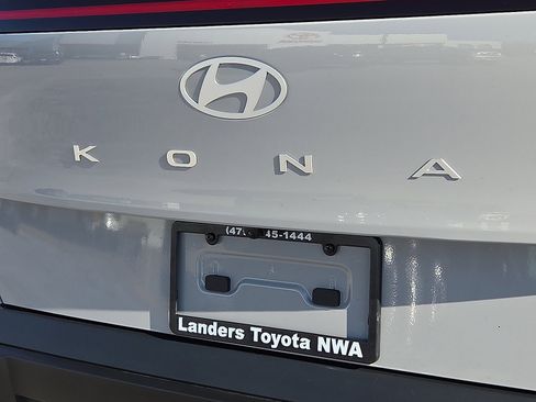 Used 2025 Hyundai Kona SEL image 8