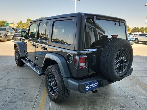 Used 2024 Jeep Wrangler Unlimited Sport AWD/4WD image 4