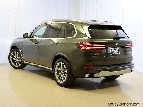 Used 2026 BMW X5 xDrive50e w/ Climate Comfort Package AWD/4WD image 3