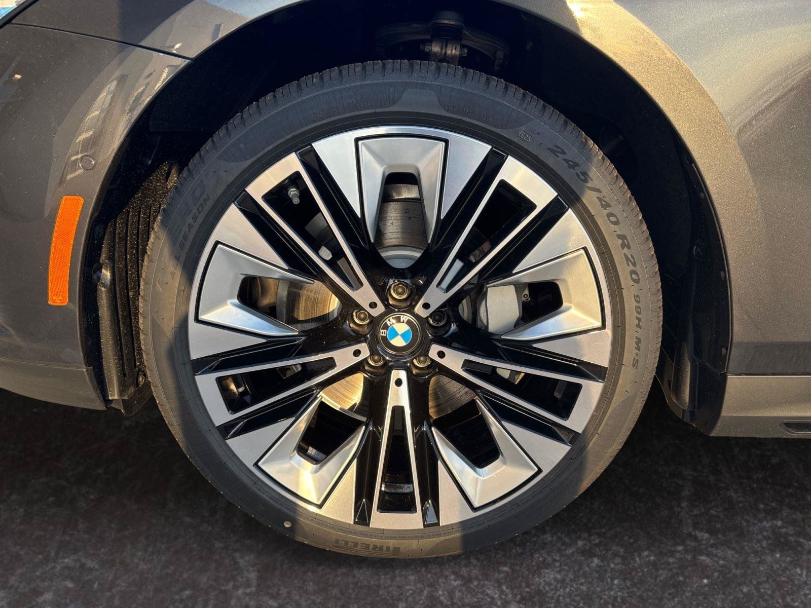 Used 2026 BMW 530i xDrive AWD/4WD image 29