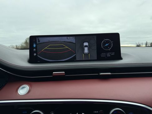 Used 2023 Genesis GV70 3.5T Sport w/ Sport Prestige Package image 9