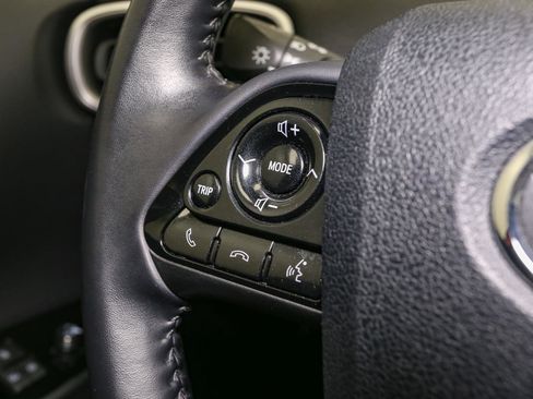 Used 2020 Toyota Prius Prime XLE image 33