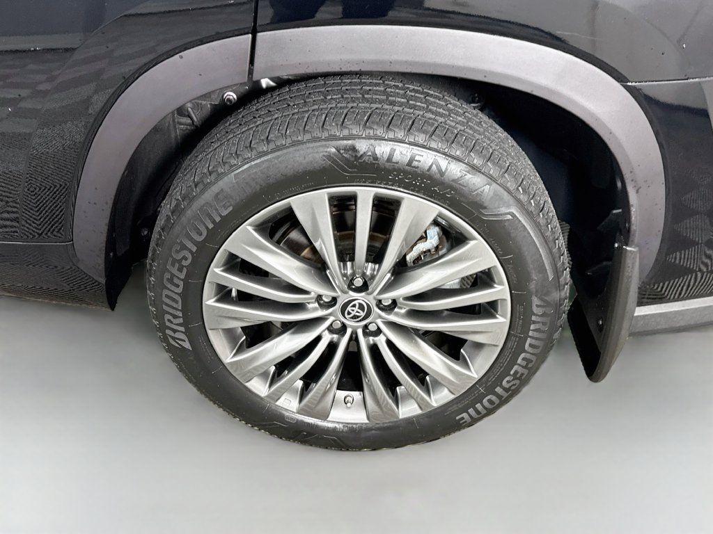 Certified 2020 Toyota Highlander Platinum AWD/4WD image 39