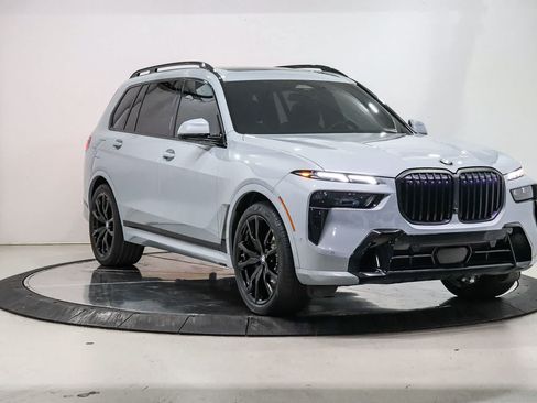 Used 2025 BMW X7 xDrive40i w/ M Sport Package AWD/4WD image 5