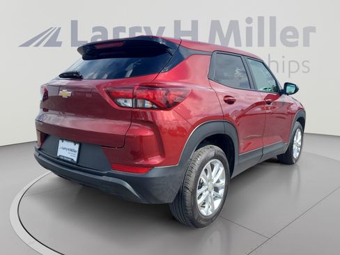 Used 2025 Chevrolet TrailBlazer LS w/ LS Convenience Package FWD image 5
