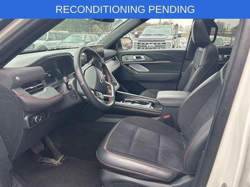 Used 2025 Ford Explorer ST image 8
