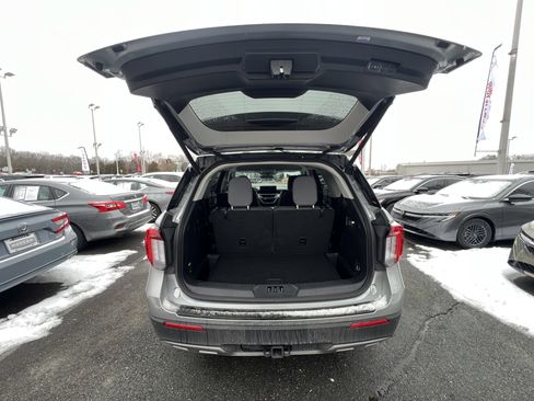 Used 2025 Ford Explorer Active w/ Active Comfort Package image 31