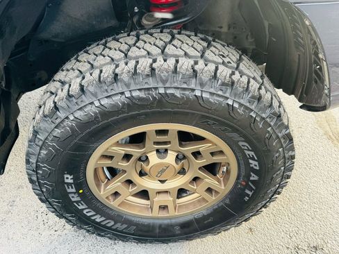 Used 2015 Toyota 4Runner SR5 image 3