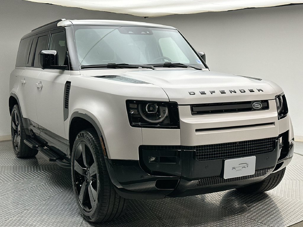 Used 2026 Land Rover Defender 130 X-Dynamic SE AWD/4WD image 15