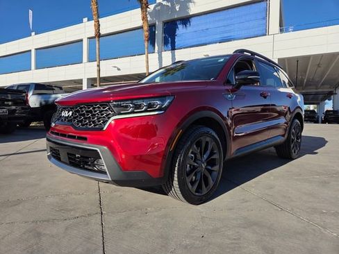 Used 2023 Kia Sorento SX Prestige image 2