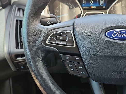 Used 2018 Ford Focus SE FWD image 15