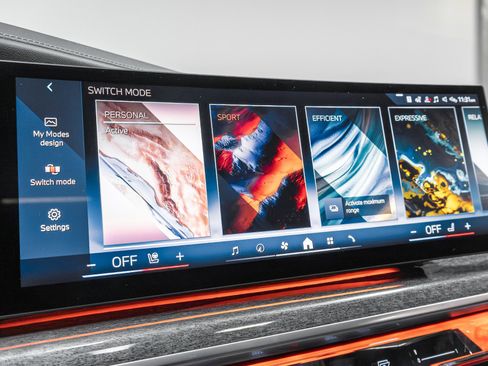 Used 2023 BMW i7 xDrive60 image 72