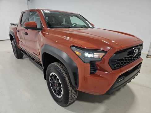 Used 2025 Toyota Tacoma TRD Off-Road w/ TRD Off Road Premium Package image 2