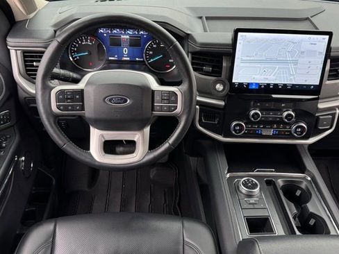 Used 2024 Ford Expedition XLT RWD image 12
