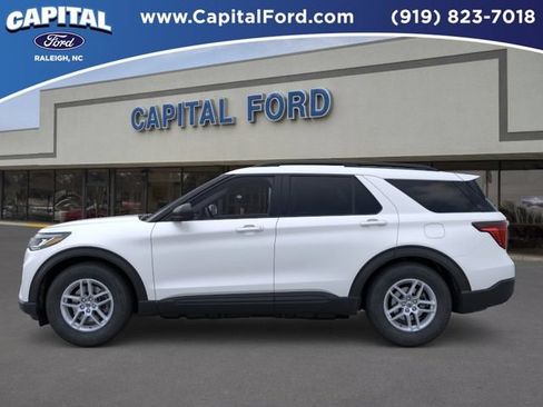 New 2026 Ford Explorer Active RWD image 3